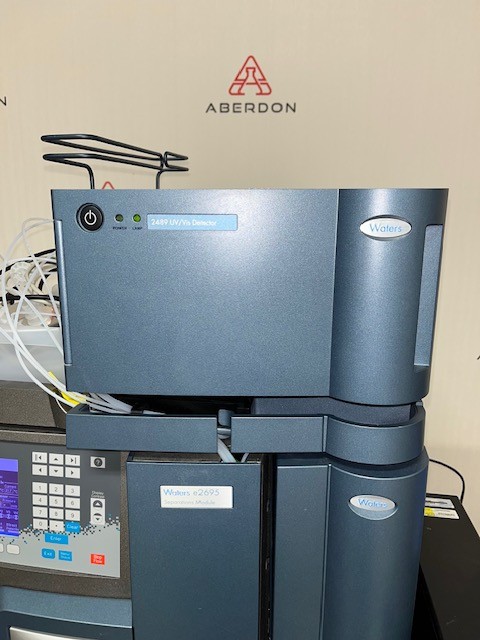 Waters e2695 Alliance Separations Module 2489 UV Detector HPLC System #18160