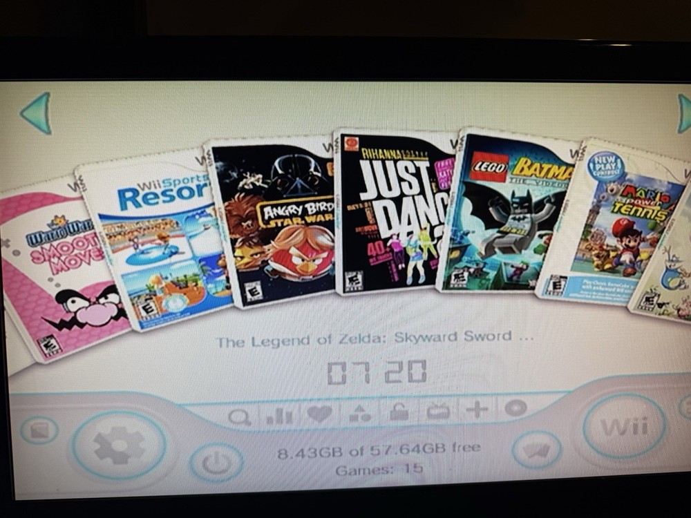 Wii console bundle with 200 games and 1-8 controllers (Please Read Description)