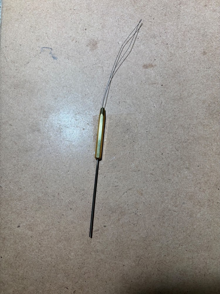 Metz Bobbin Threader/Cleaner