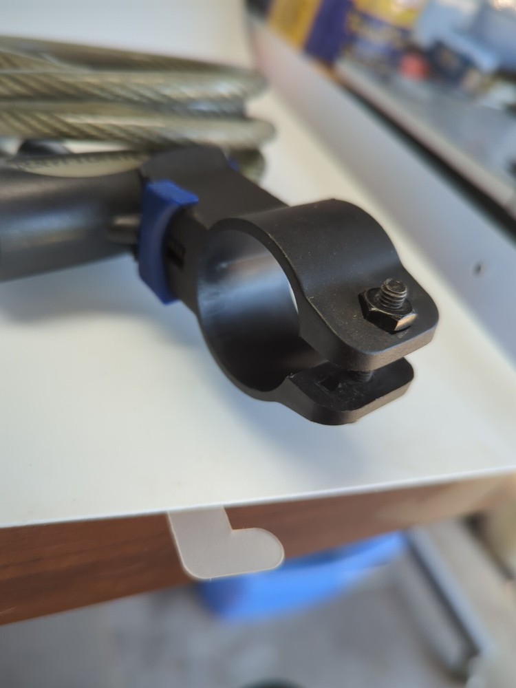 Kryptonite Evolution with 5' Flex Security Cable Plus MOUNTING BRACKET Two Keys