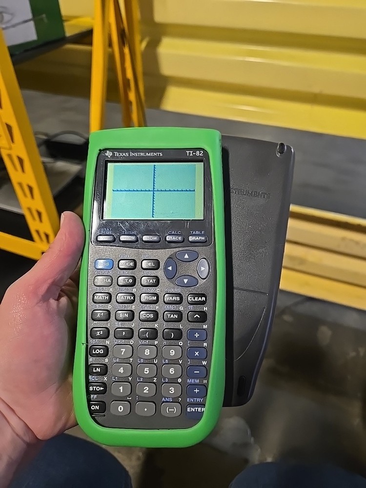Texas Instruments TI-82 Graphing Calculator Case Tested Working