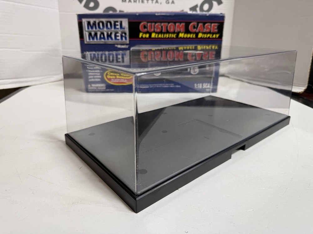 Model Maker Custom Case 1/18