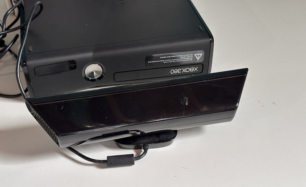 XBOX 360 4GB Video Game Console & Kinect Sensor