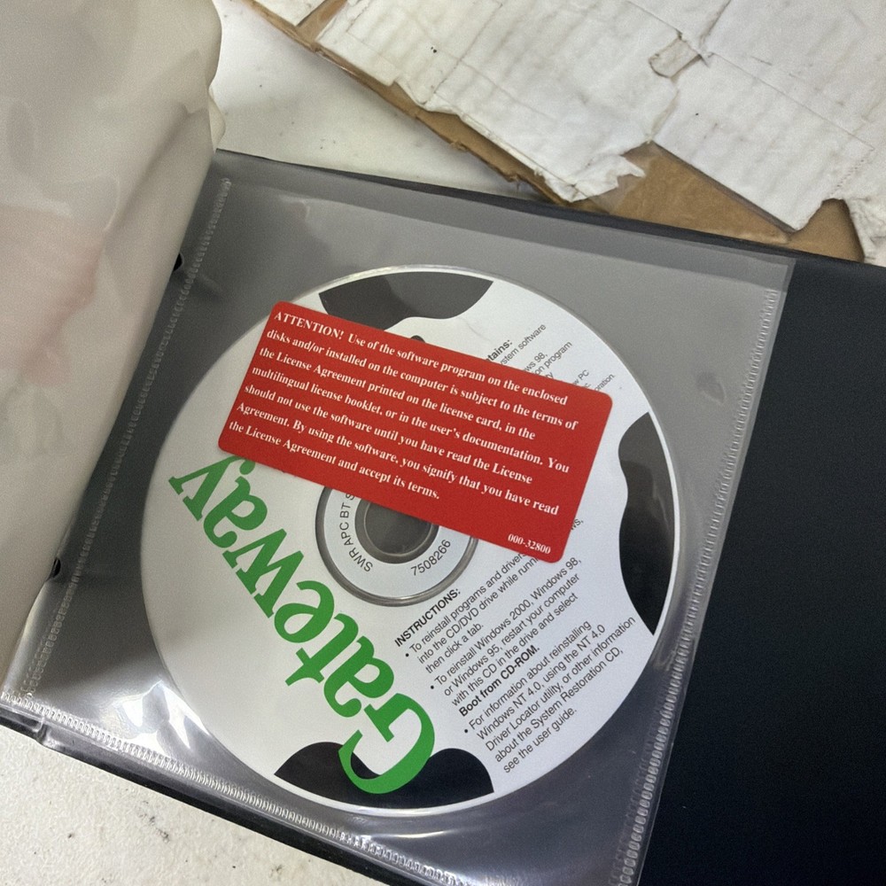 Microsoft Works Suite 2000 - Complete 7 Disc PC CD-ROM & Gateway Library Set