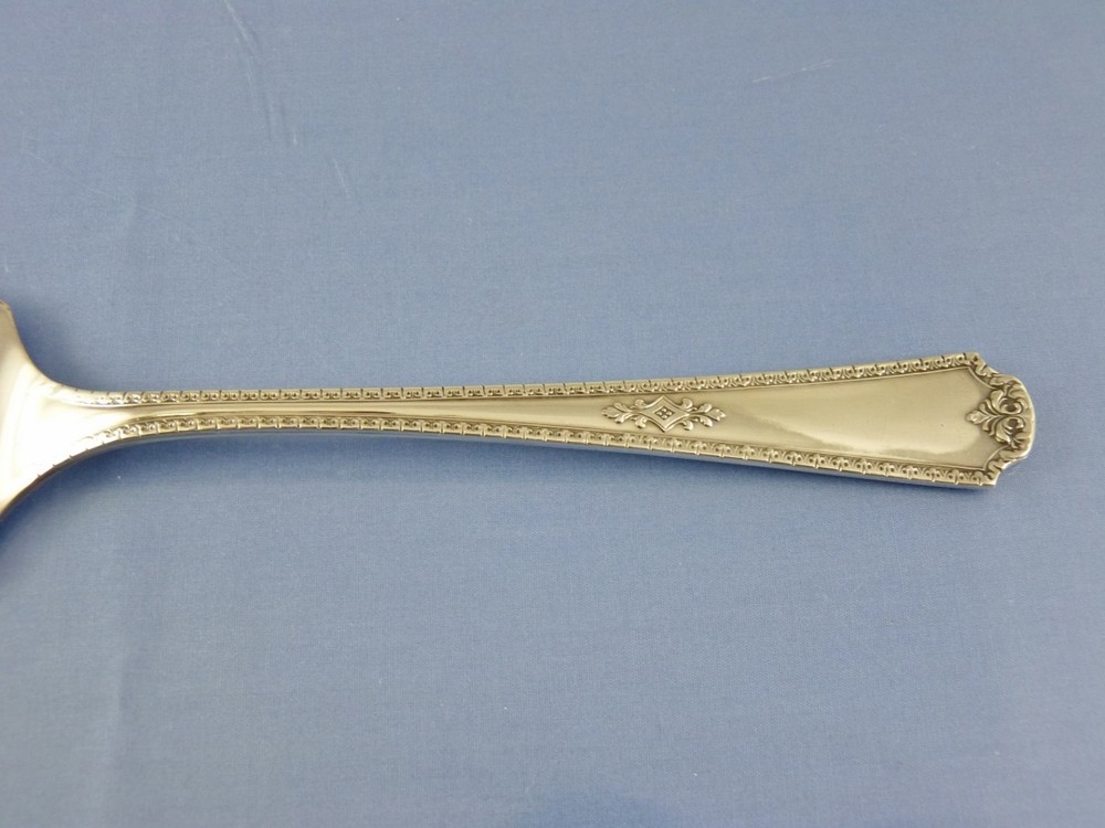 BERKELEY 1929 FLAT SERVER PIERCED 28 LARGE BY PEERLESS SILVER PLATE