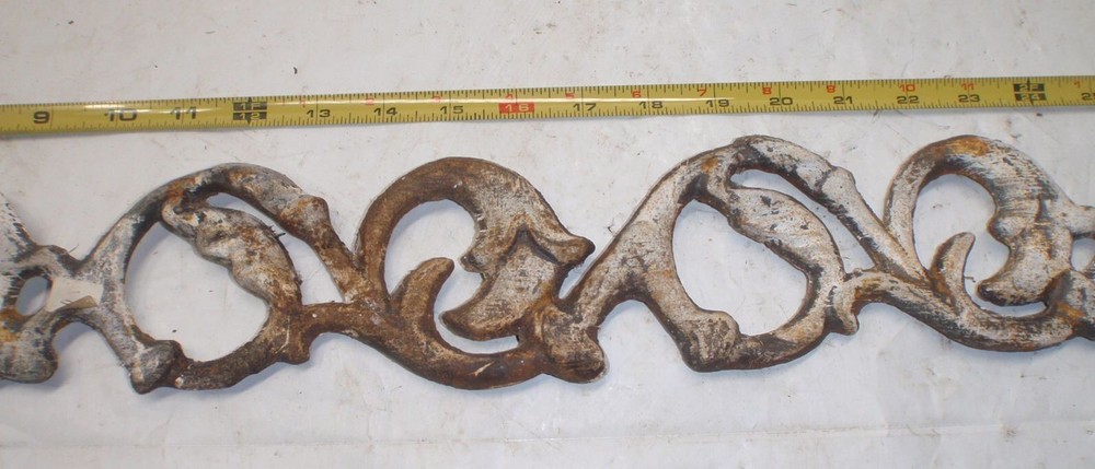 Cast Iron Swirl Decoration