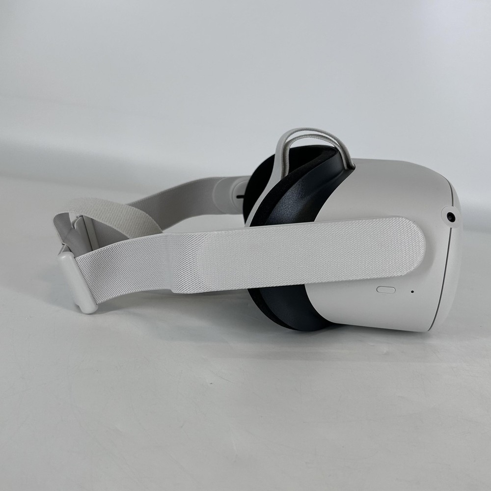 Meta Quest 2 VR Headset 256GB w/ Charger/Regular Strap - Does Not Charge