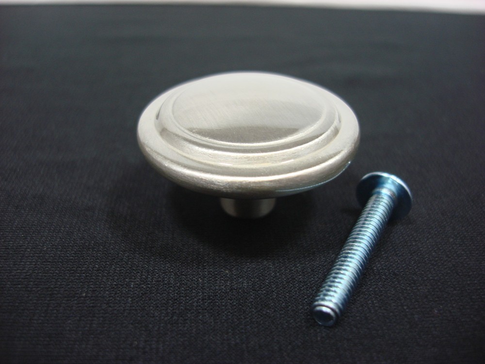 50 Threshold 1 ¼” Round Knobs Satin Nickle Finish Knob 00010211737 (No Box/ Pkg)