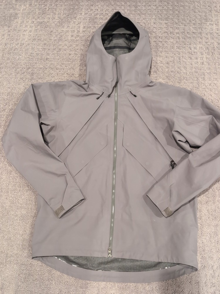 First Lite Omen Storm Shelter Jacket Medium Ash Grey Excellent! Free Ship!