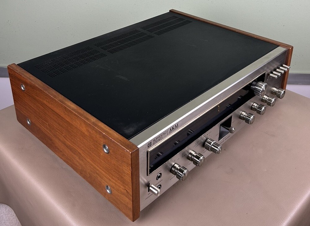 AKAI AS-8100S STEREO/QUAD RECEIVER COOL