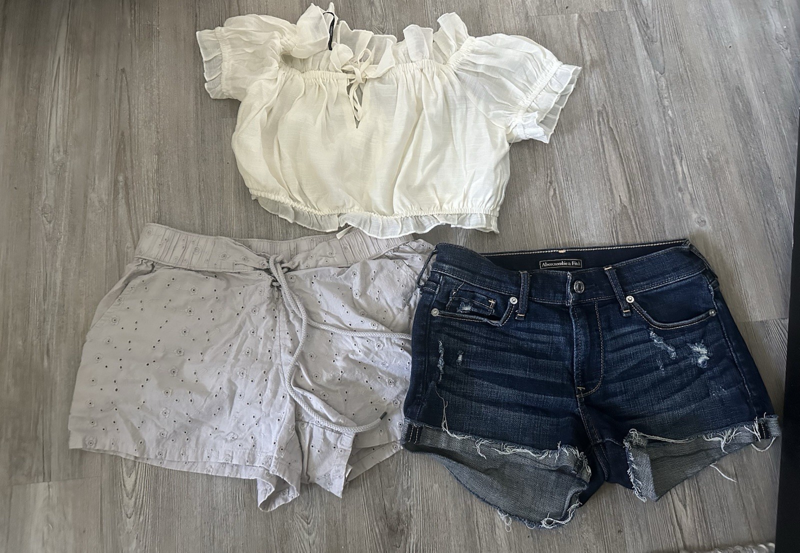 Abercrombie, Aerie And Forever 21 Size 25, S And M
