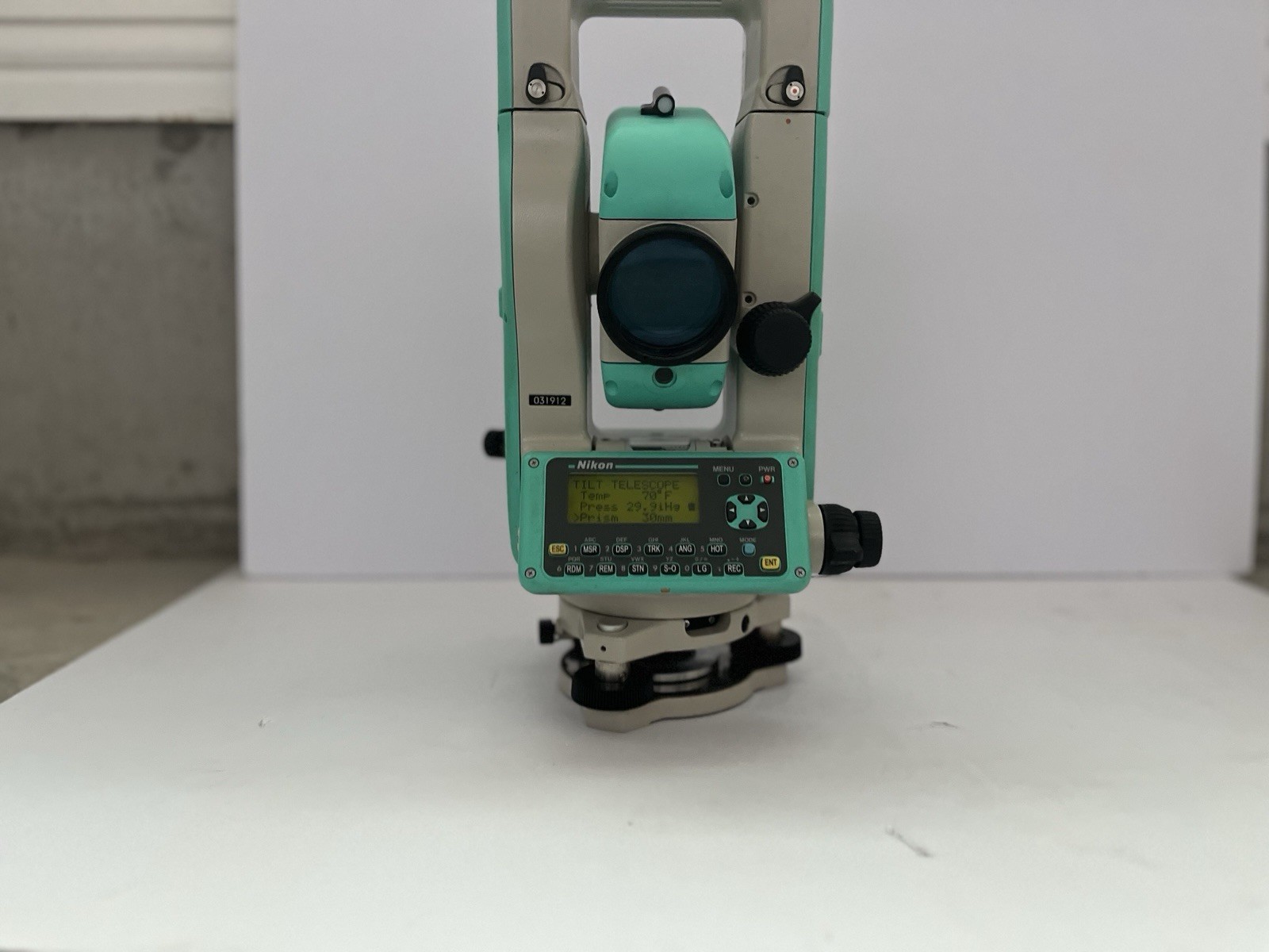 Nikon DTM-520 Total Station Surveying Instrument w/ Case