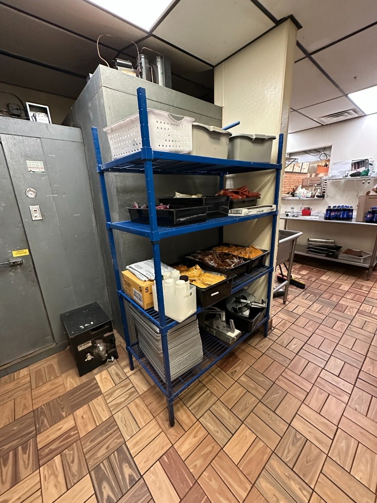 Walk-In Freezer 4X4 – Complete System – Working – You Remove