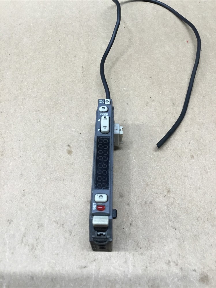 Keyence FS-V22 Fiber Optic Amplifier #723L58