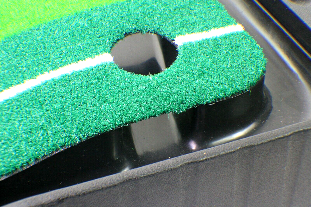 Indoor Golf Putting Green Mat 9' with Ball Return Excellent O5