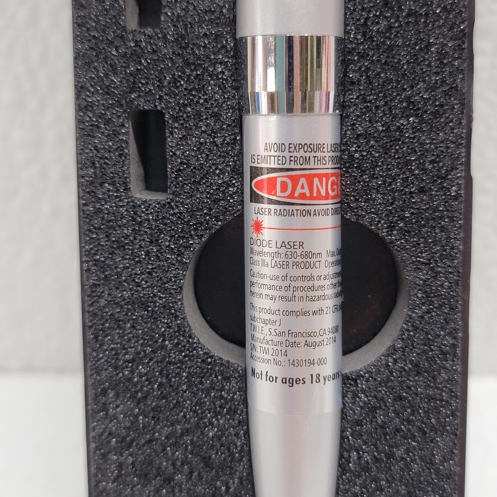 3-Function LED Flashlight Laser Pen Combo Home Office - Tradewinds Products