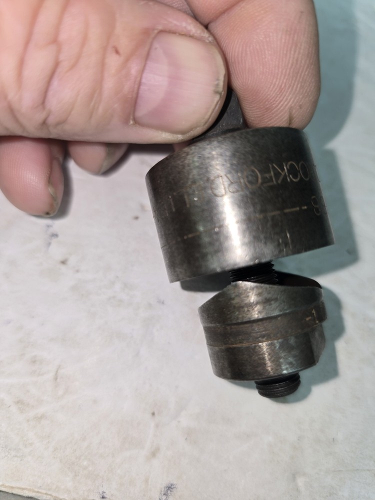 greenlee 1 inch knockout(647)