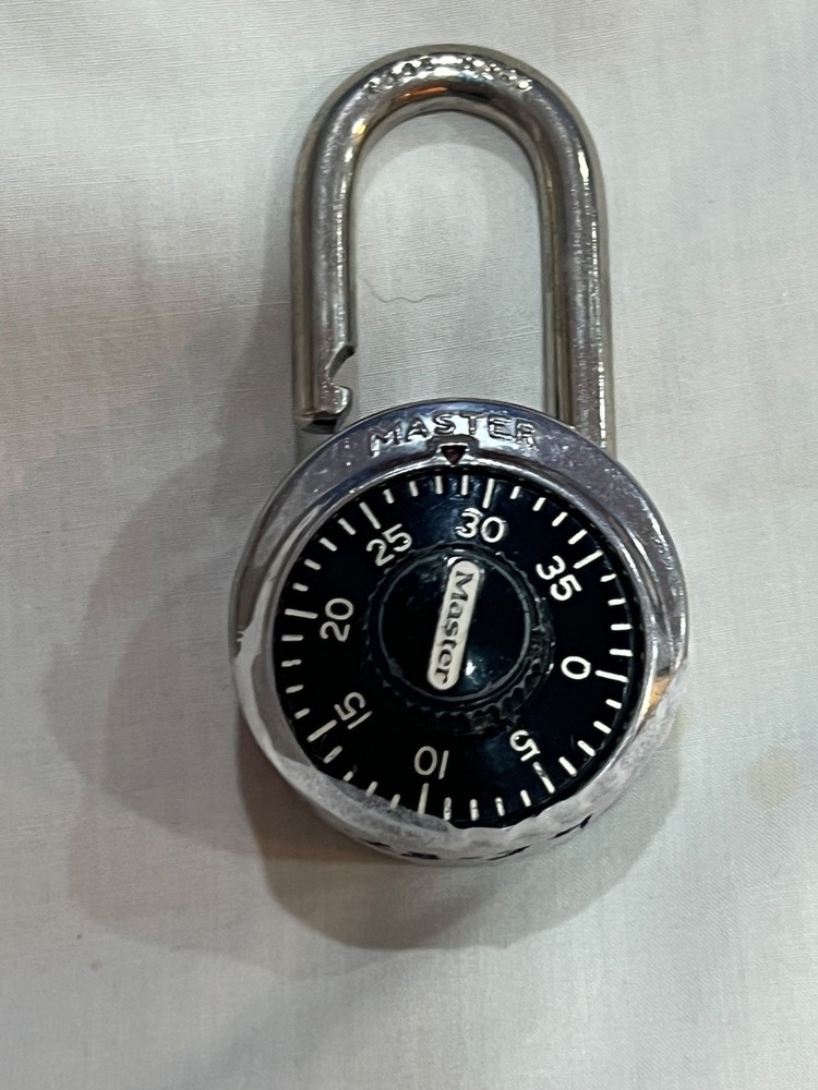 Master lock Combination Lock Used With Combination Good Condition