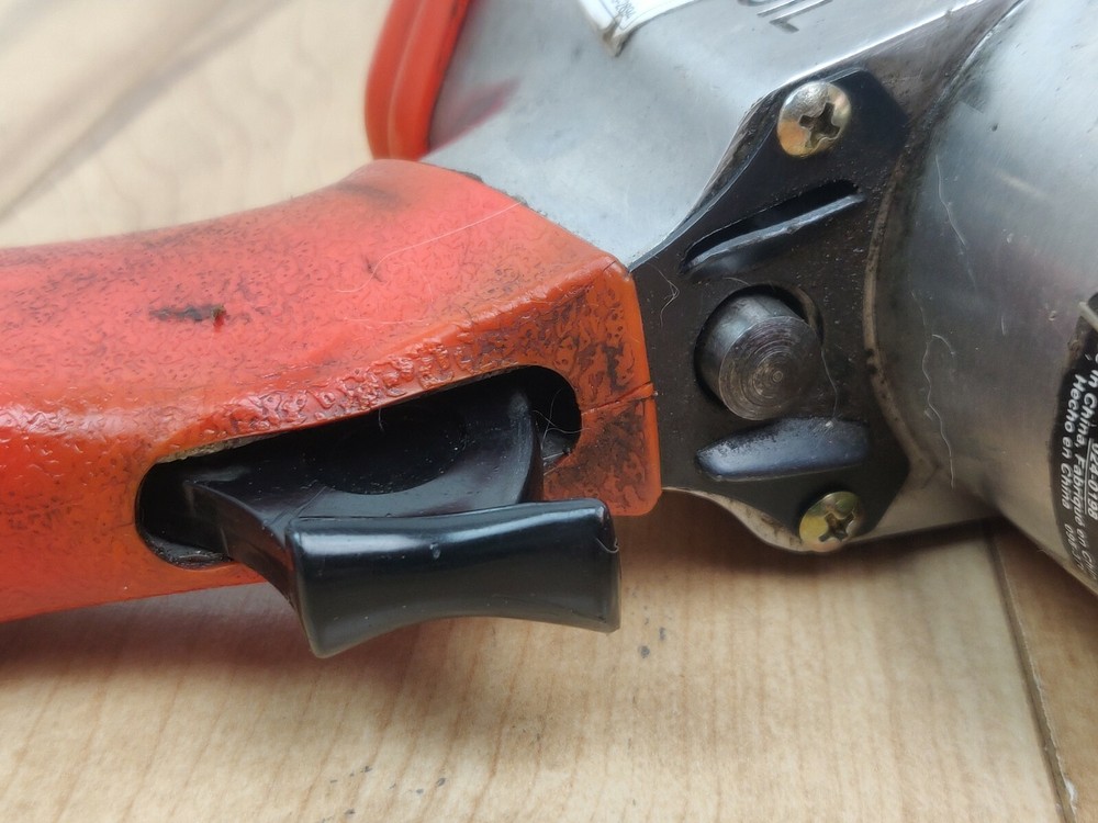 Husky Pneumatic 1/2” Impact Wrench 024-0198