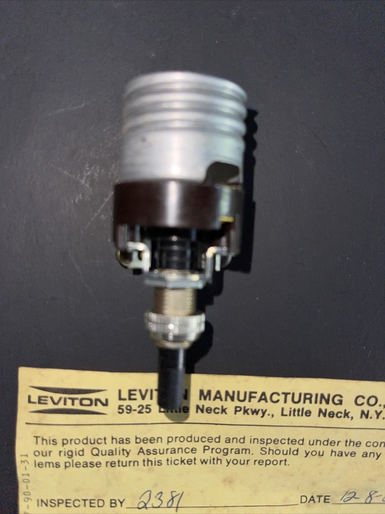 leviton#4158-021 bottom turn interior lamp socket