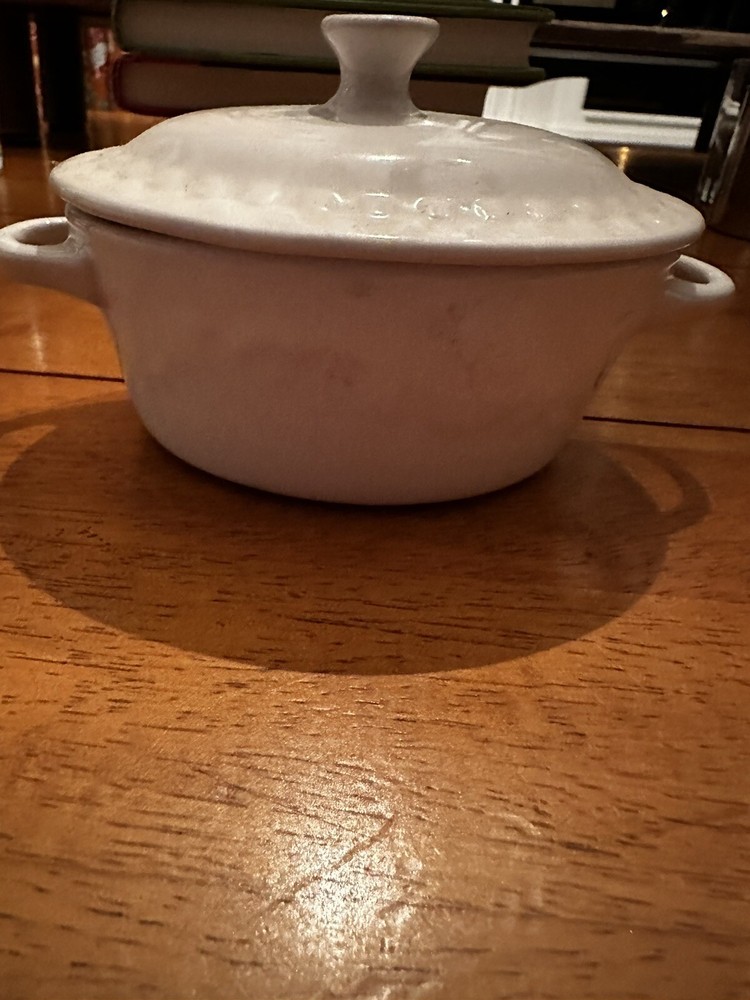 Off White Small Ceramic Bowl With Lid