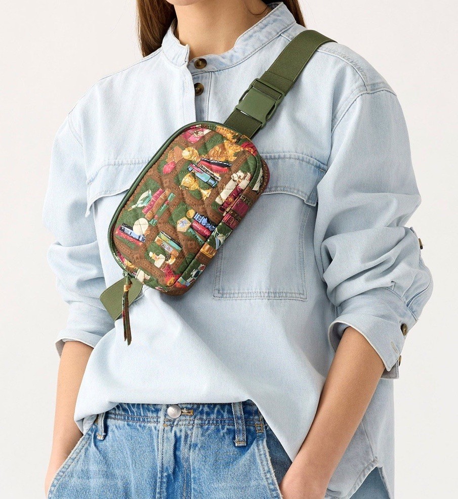 NEW Vera Bradley Woodward Small Belt Bag ⚯ ͛ Harry Potter Hogwarts Library