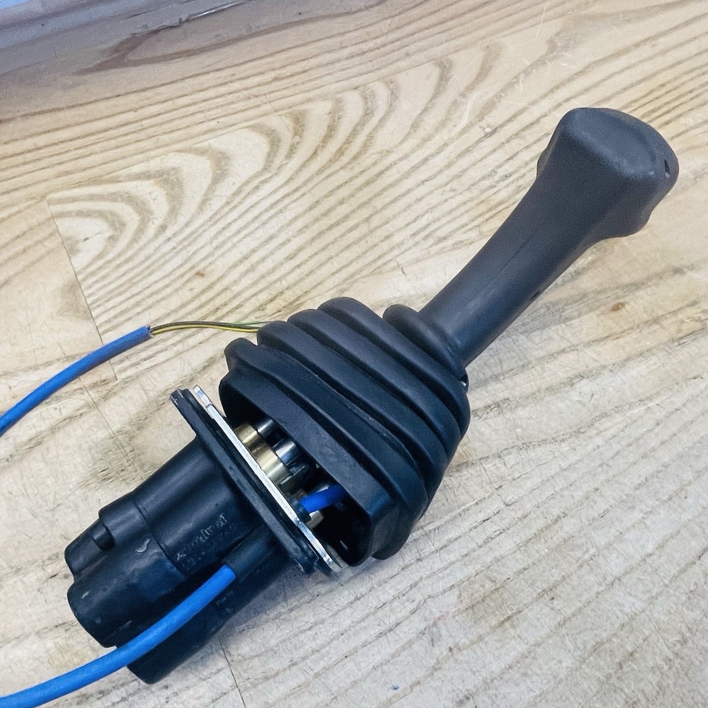 WALVOIL 181420045 JOYSTICK PILOT/LOADER CONTROL