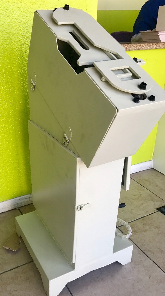Semi-Automatic Feeding Flip Flops Strap Attaching Machine Only $900