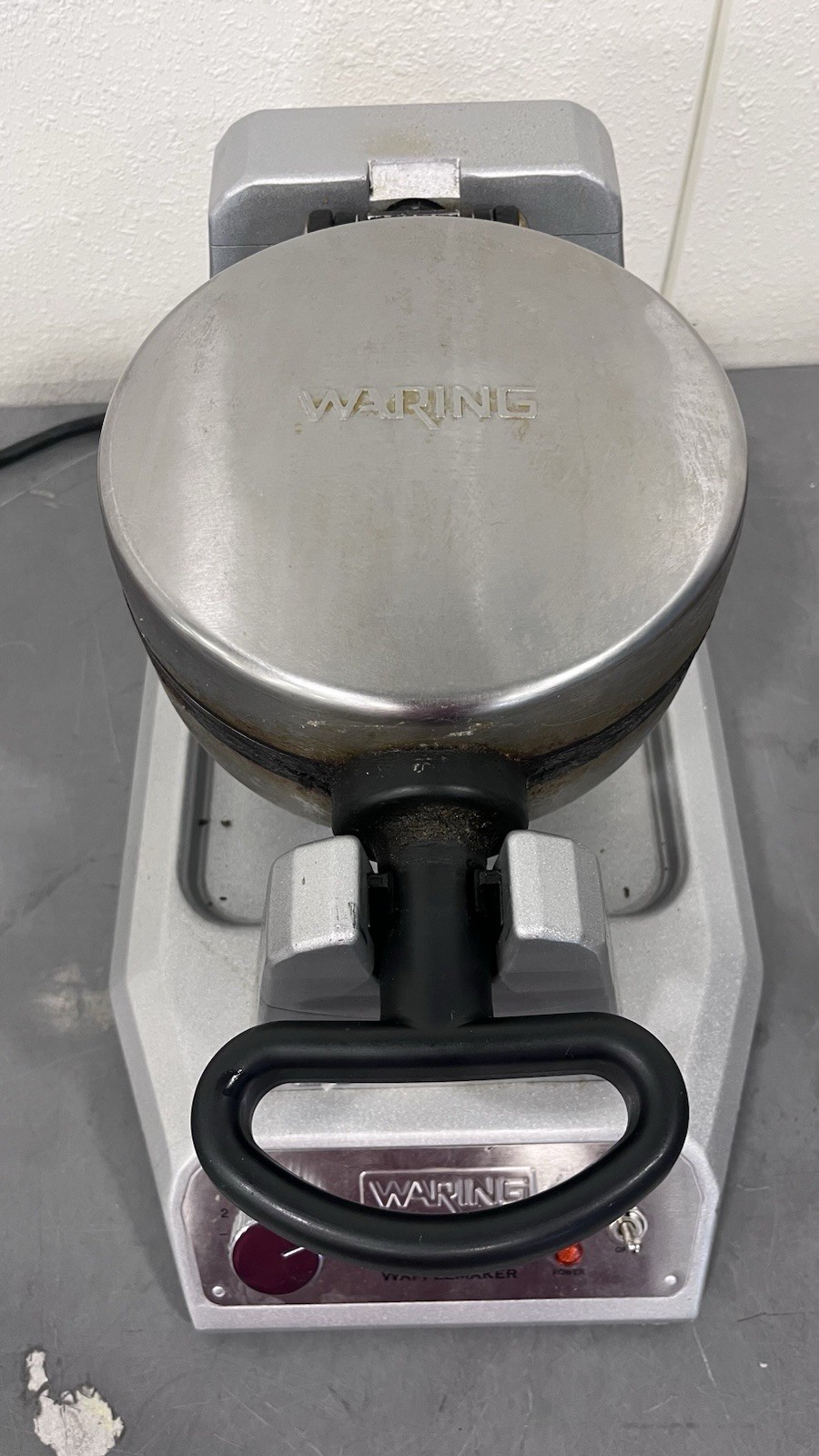 WARING COMMERCIAL BELGIAN WAFFLE MAKER WW180X *READ