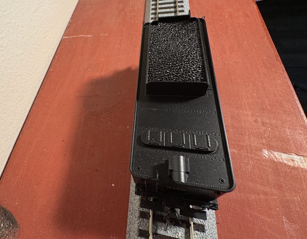 HO Bachmann Spectrum Tender, coal load