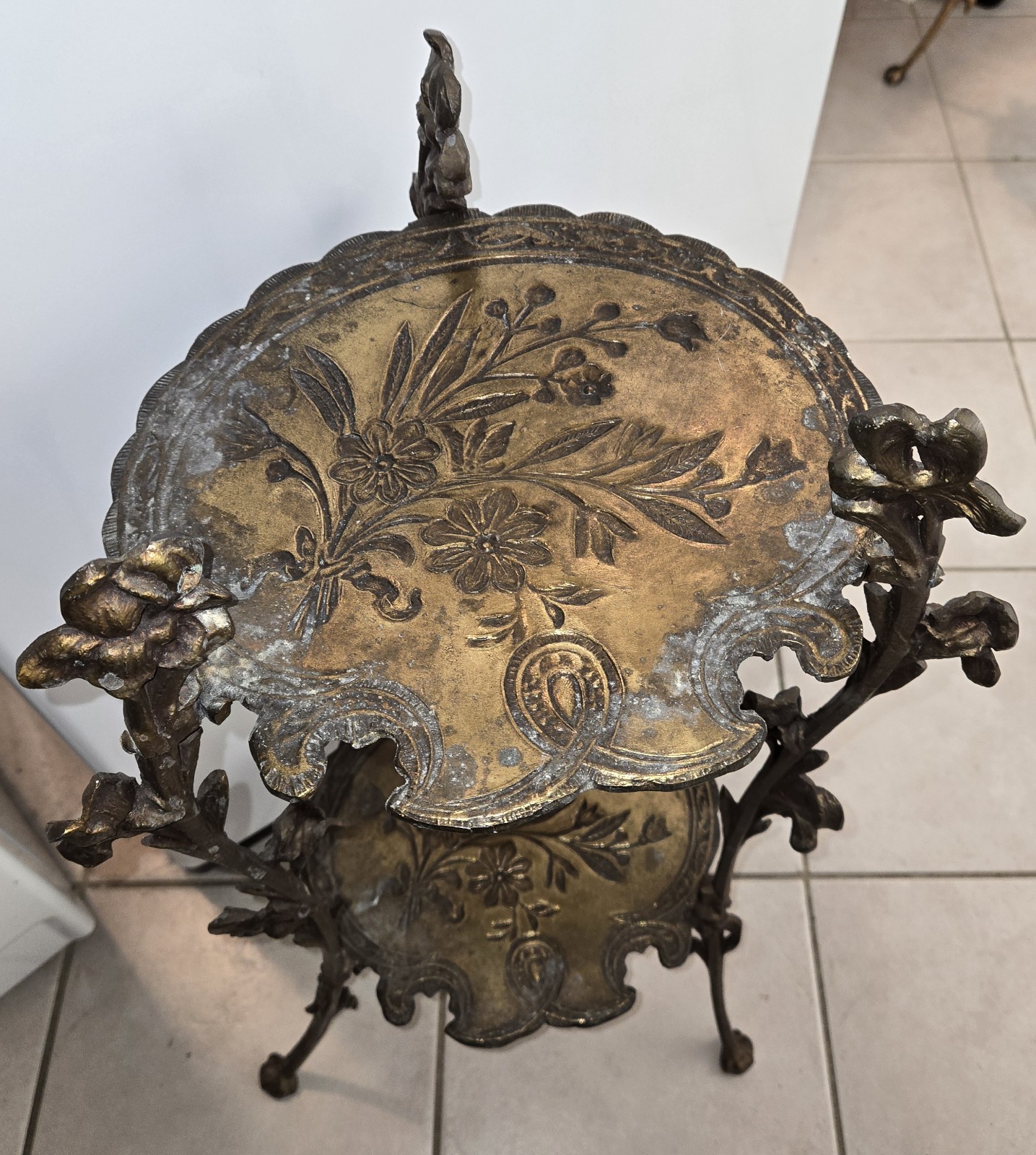 ANTIQUE ART NOUVEAU 2-TIER FLORAL ORNATE CAST BRASS PLANT STAND TABLE 28" A3