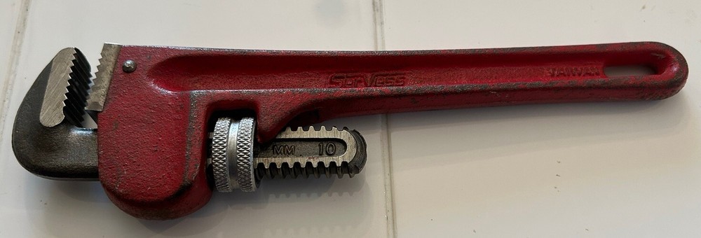 SERVESS 10" PIPE WRENCH- VINTAGE