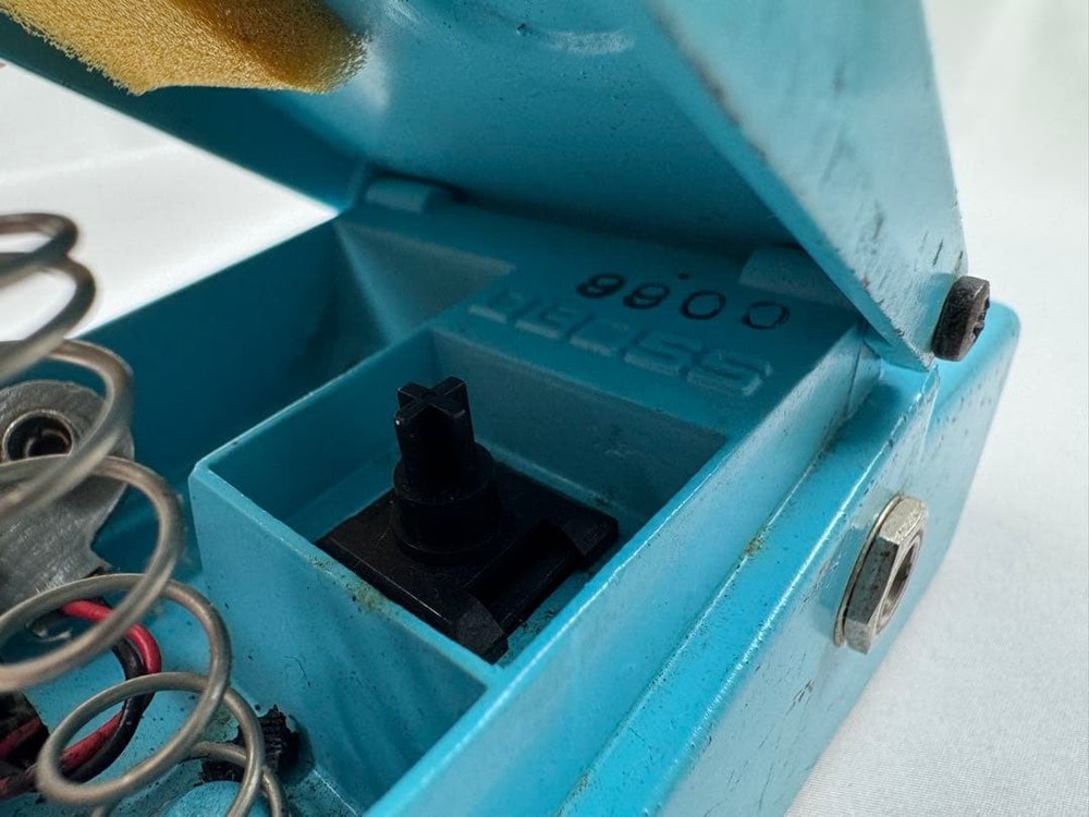 BOSS chorus effector CE-2 silver screw