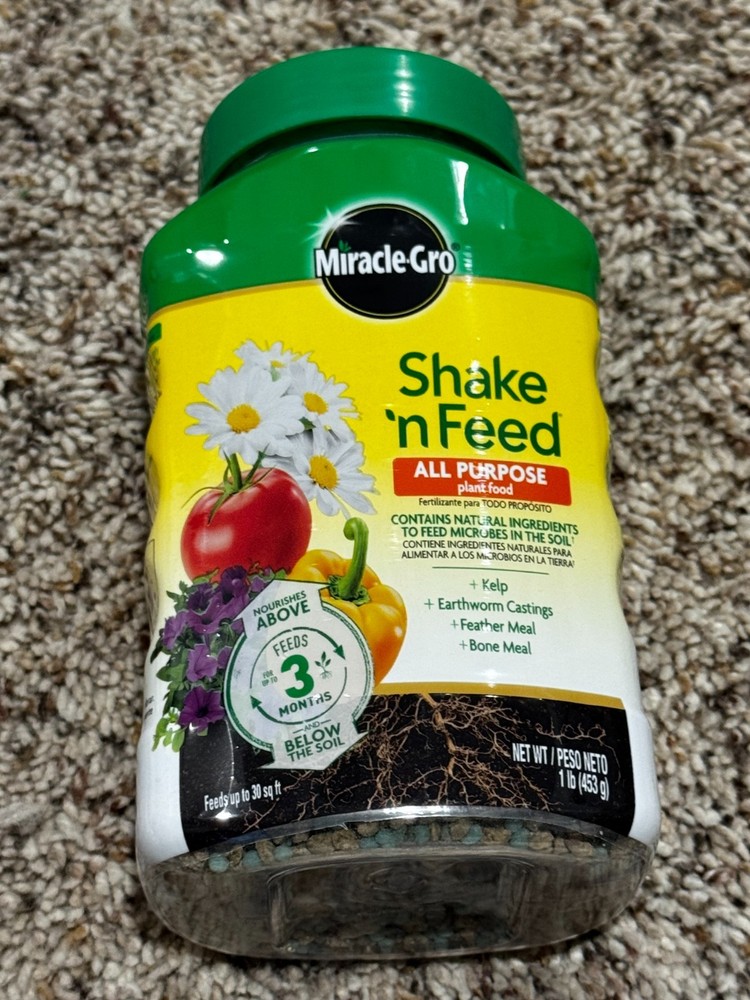 Miracle Gro Shake n Seed All Purpose