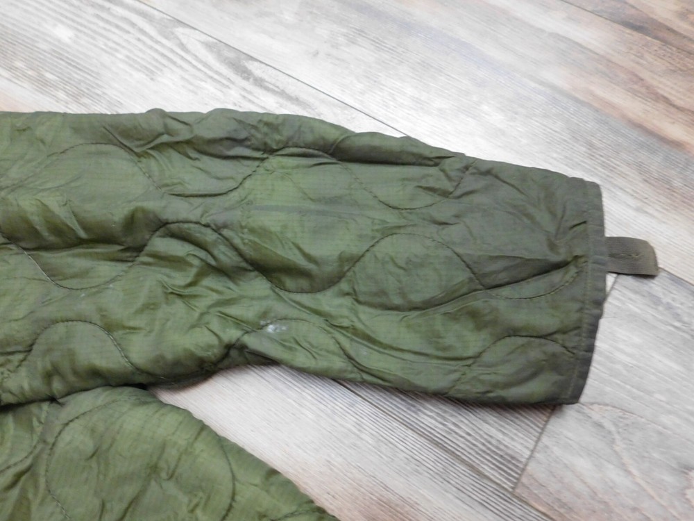US ARMY FIELD JACKET LINER SIZE LARGE