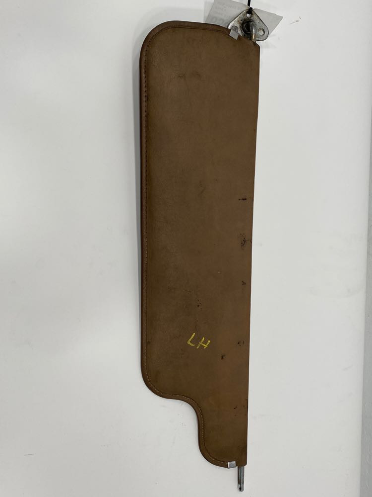 1990 Peterbilt 375 Visor (654-10571)