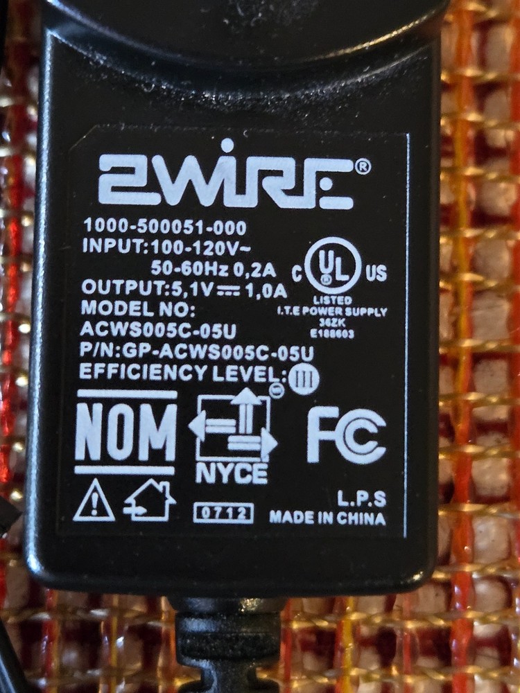 2WIRE 5.1 V AC Power Adapter