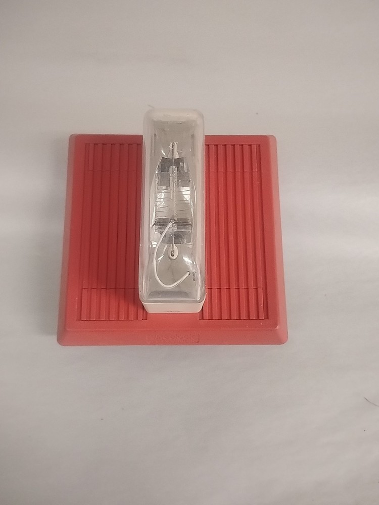 Wheelock MT-24-LSM Wall Mount Horn Strobe. Preowned