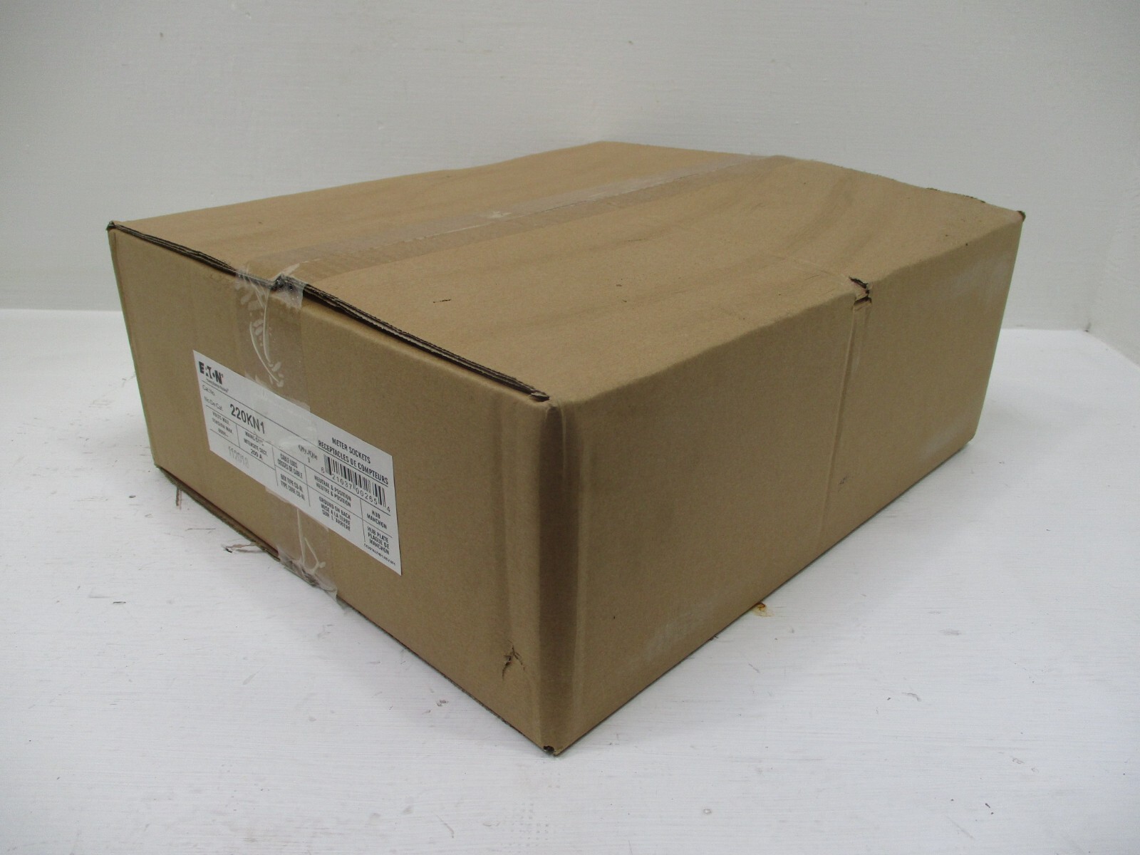 NEW Eaton 220KN1 200 Amp Double Meter Socket 600V 200A NIB