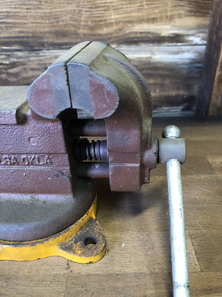 Vintage Tesco Base Bench Vise 12W