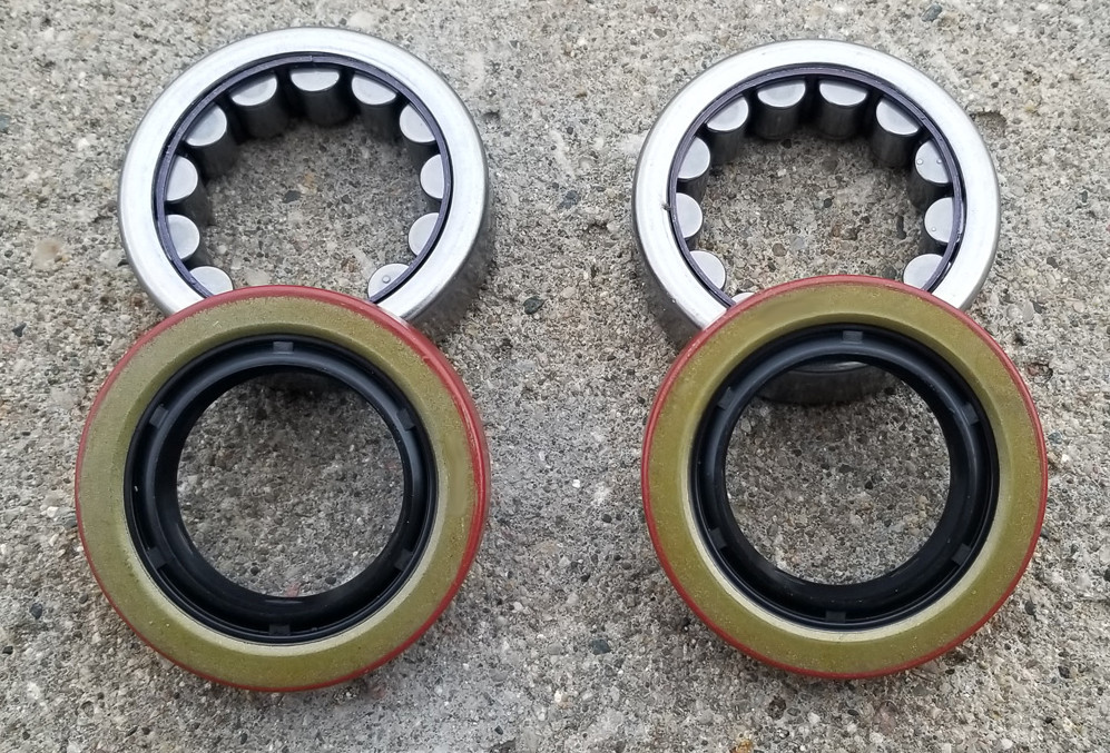 GM 8.2" 10-Bolt (Chevy) C-Clip Axle Shafts - 28 Spline - 1964-1967 Chevy II Nova