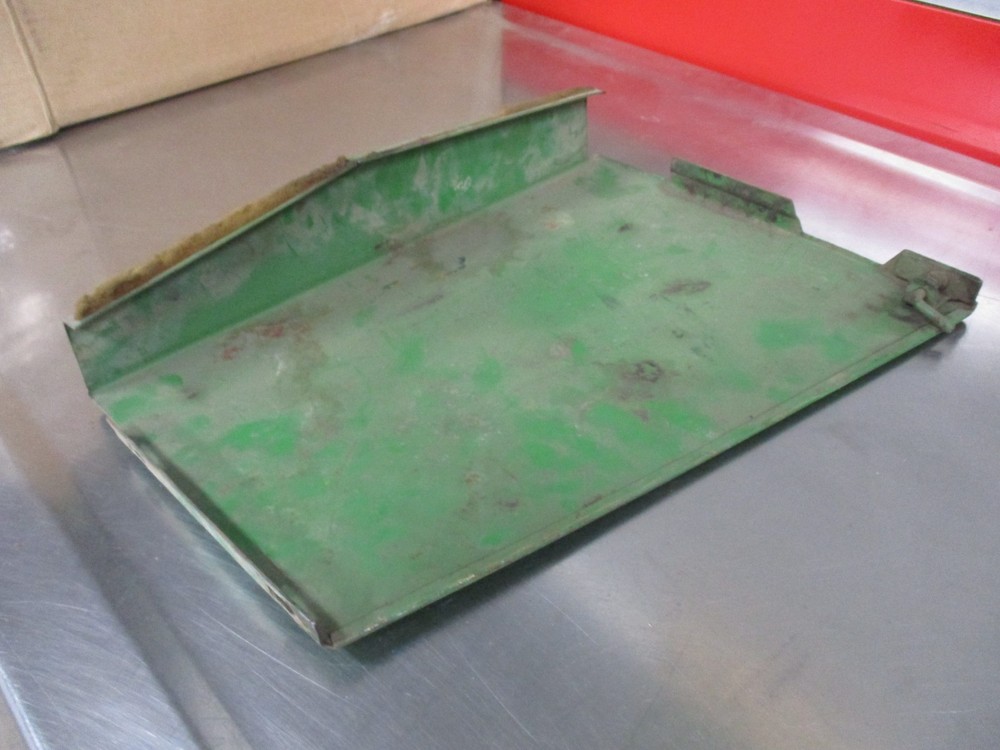 Original John Deere 2520 left side cover panel tractor 2510