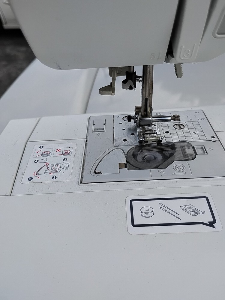 Brother SQ9285 150 Stitch Computerized Sewing Machine