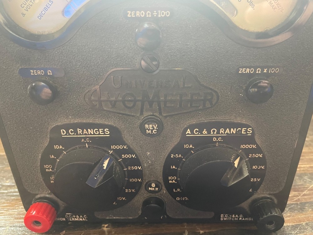Vintage Universal Avometer Model 8