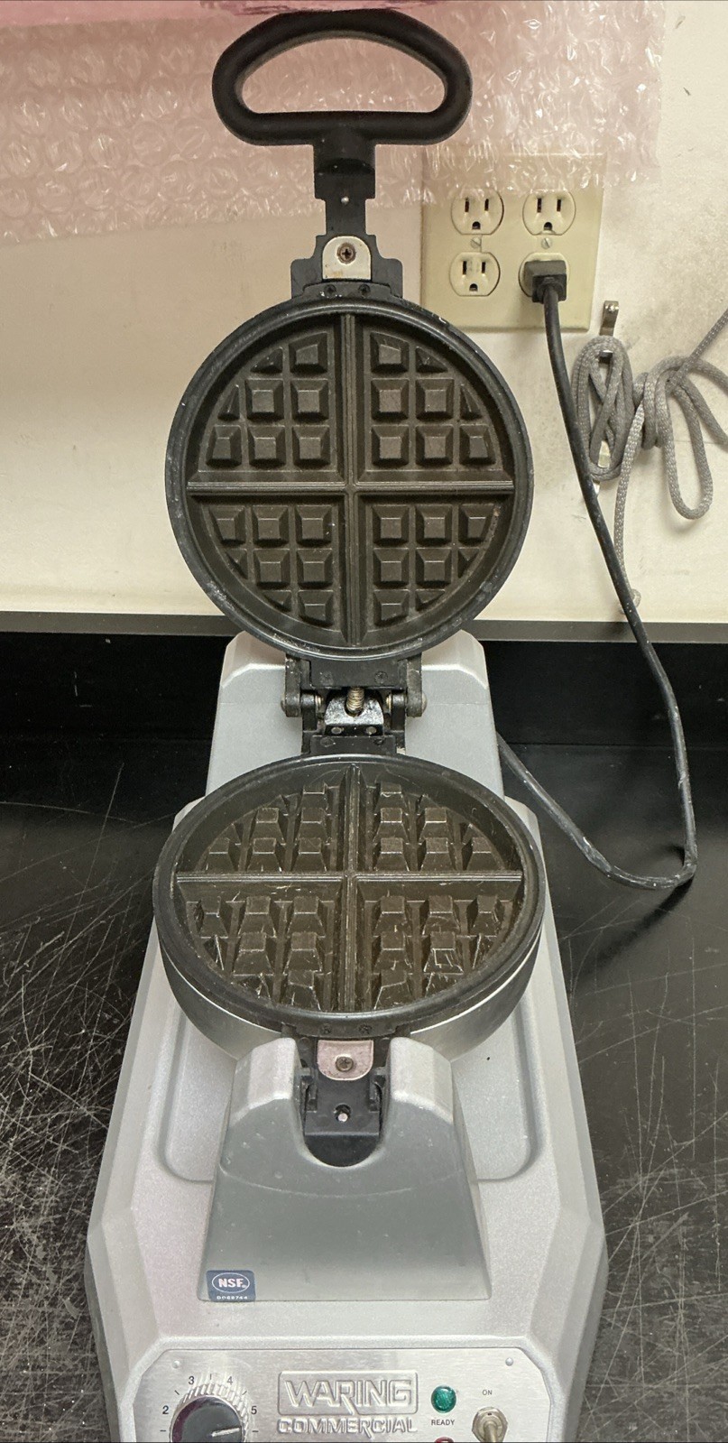 Waring Commercial WW180 Rotating Belgian Waffle Maker
