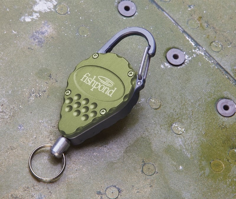 Fishpond Arrowhead Retractor - Color Moss