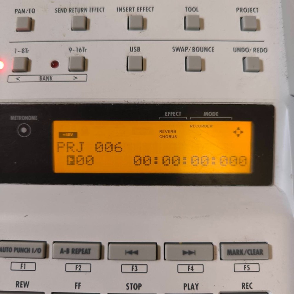 ZOOM R16 Portable Multitrack Recorder Controller and Interface Body Only ※READ