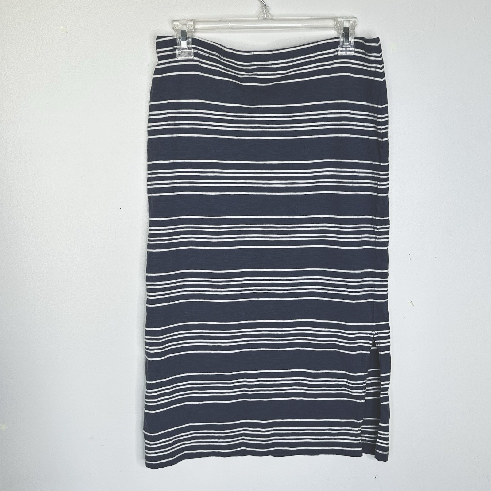 Patagonia Casual Striped Skirt Hem Slit Women’s Medium Knee Length Jersey