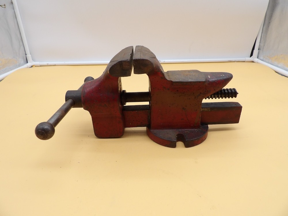 Vintage #24 Solid Base Anvil 3-1/2 Jaws Vise