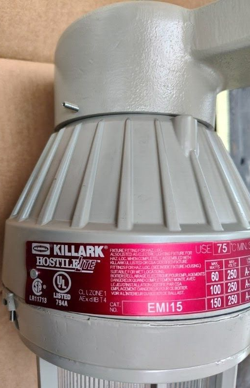 Killark Hostilelite EMI15 Explosion Proof NIB PLUS Wall Bracket and Guard